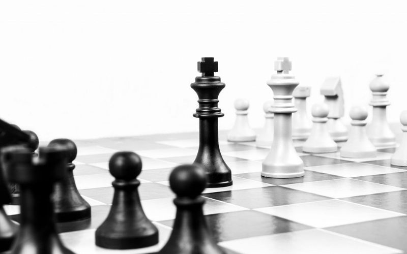 Lee más sobre el artículo ¿Qué hubiera pasado si Magnus Carlsen hubiera jugado contra Fischer en su mejor momento?