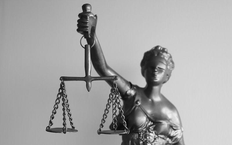 Lee más sobre el artículo ¿Qué hubiera pasado si no existieran abogados?